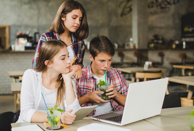 Best Courses After 12th Science With High Salary & Career Opportunities